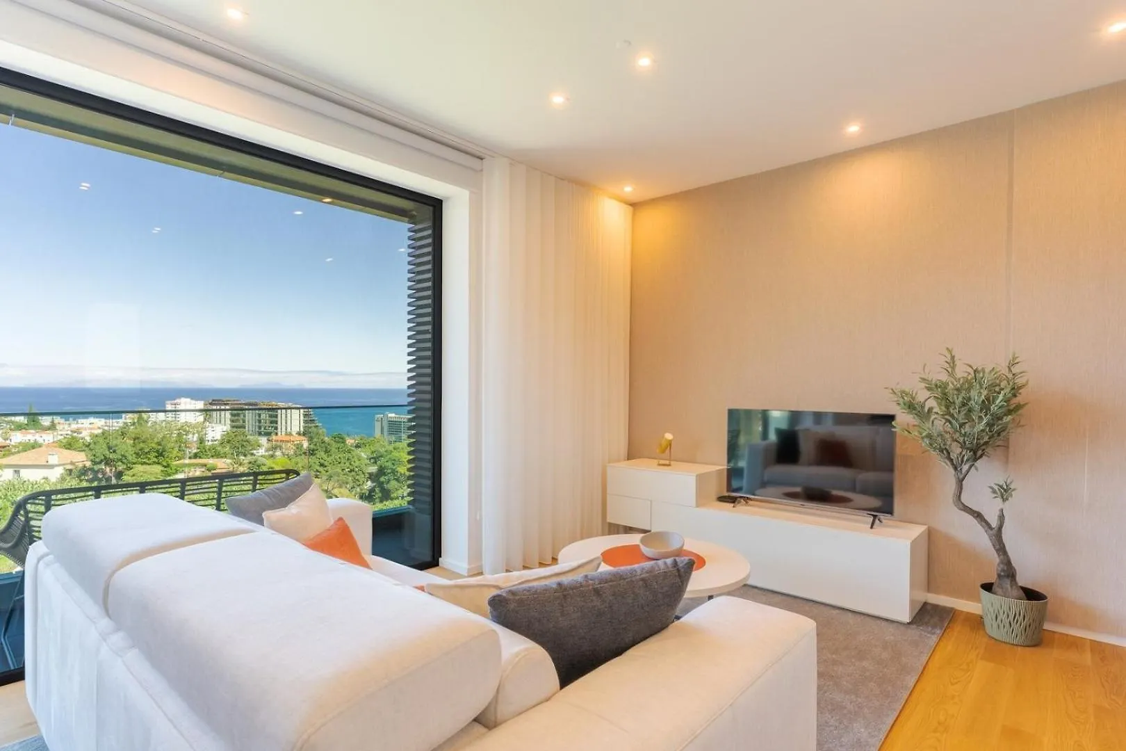 Renala III Villa Funchal  0*, Funchal (Madeira)
